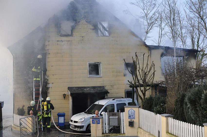 Haus komplett ausgebrannt Leverkusen P39.JPG